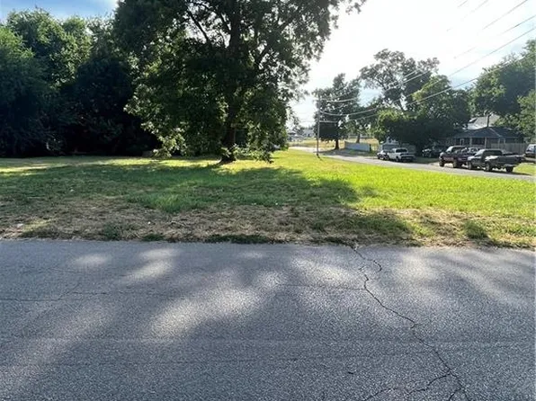 802 S 5th St #1, Chickasha, OK 73018