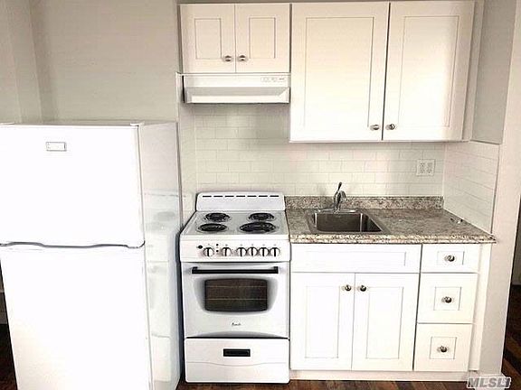 2nd image of 215 E Broadway APT 7C