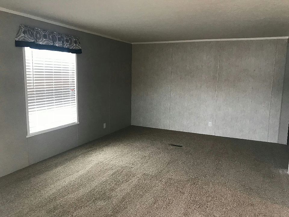 2nd image of 261 Hunters Ct