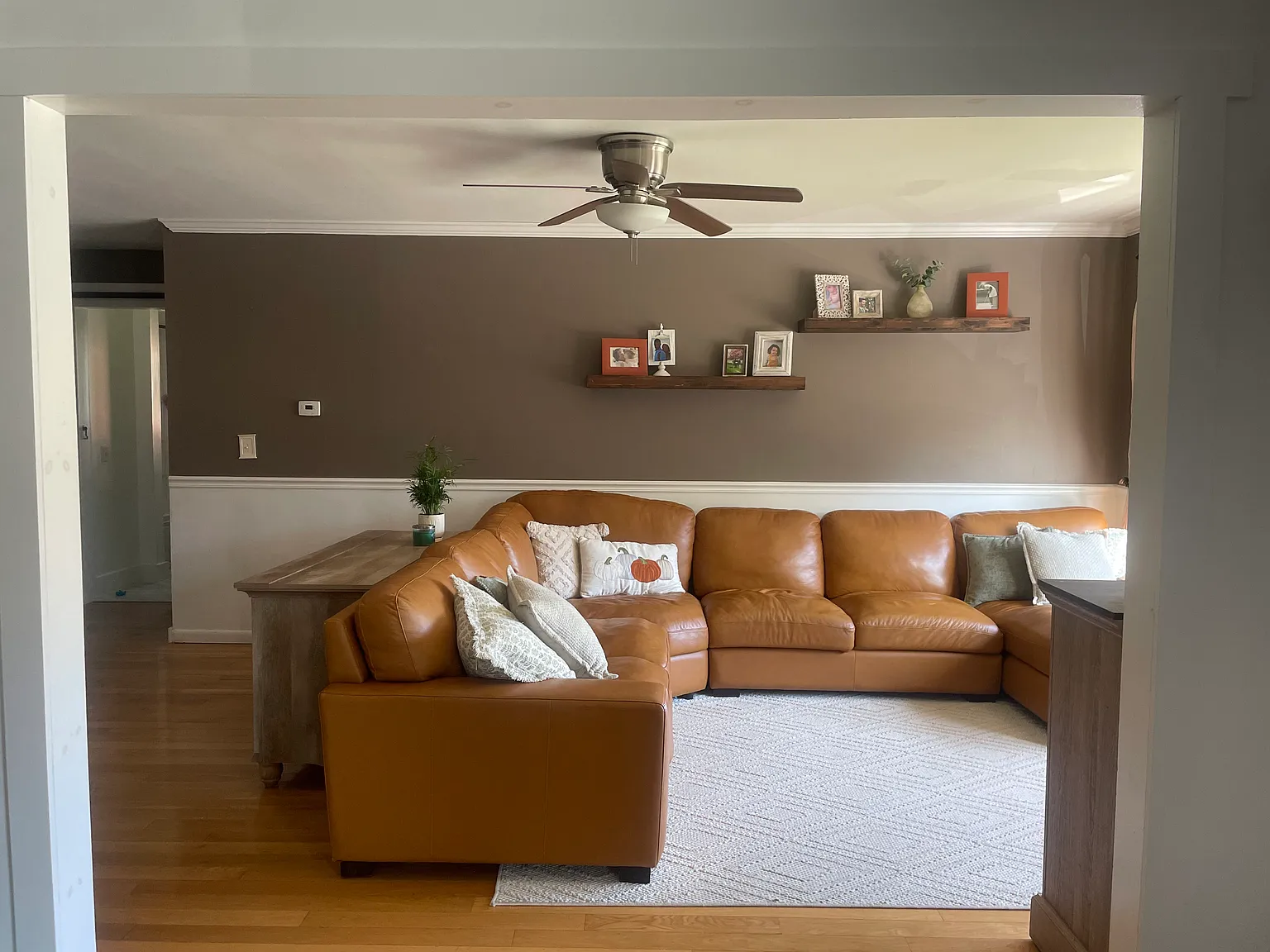 3 bed, 1.5 bath, 1800 sqft, $2,800 — Photo 3
