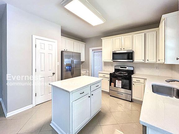 2nd image of 3567 Montwood Ct