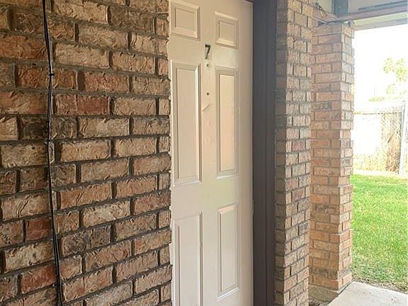 2nd image of 118 Gastel Cir APT 7