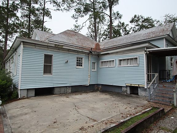 2nd image of 601 Charlton St