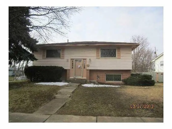 1565 Cranwood Dr photo 1