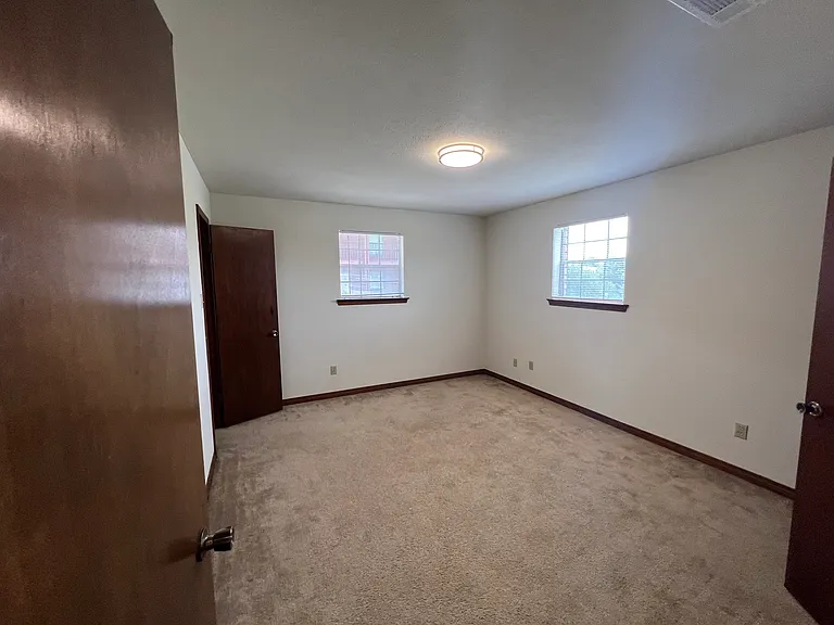 305 W Esplanade Ave #A — Photo 22