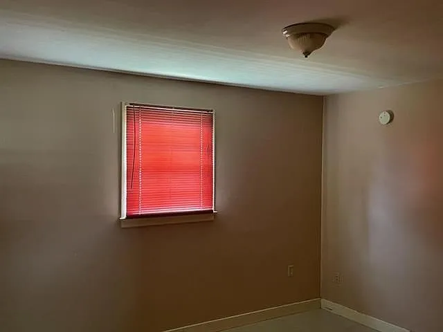 8004 Versailles St — Photo 6
