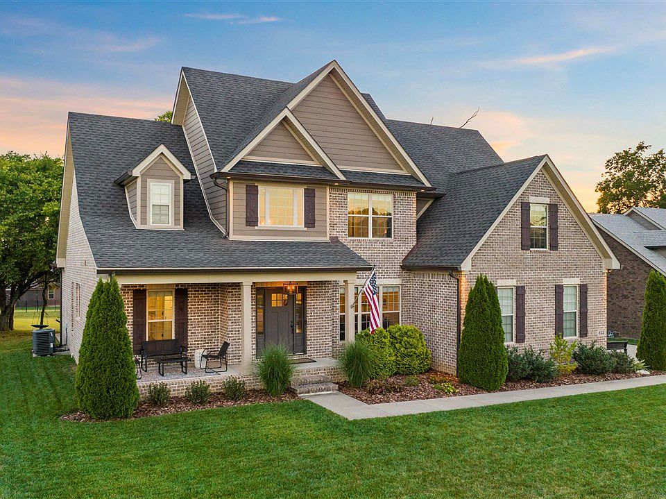 1st image of 633 Diamond Peak Dr