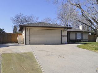 2900 Oak Tree Ave, Bakersfield, CA 93306