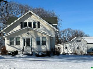 406 S Main St, Galva, IA 51020