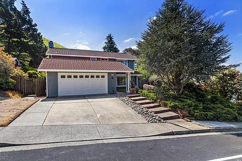 850 Rose Dr Photo 1
