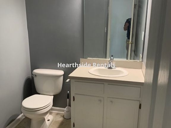 3rd image of 3985 Sterling Pointe Dr Unit Eee3