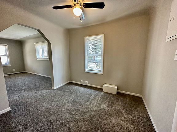 4th image of 608 E Elza Ave