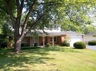 26W260 Blackhawk Dr, Wheaton, IL