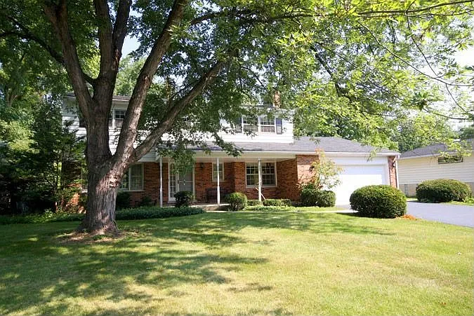 26W260 Blackhawk Dr photo 1