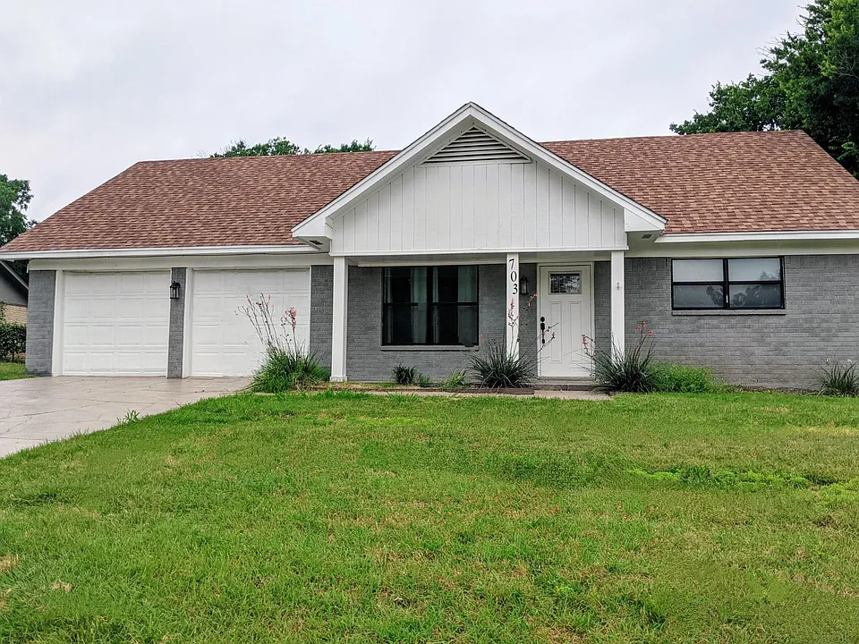 703 Rosedale Dr