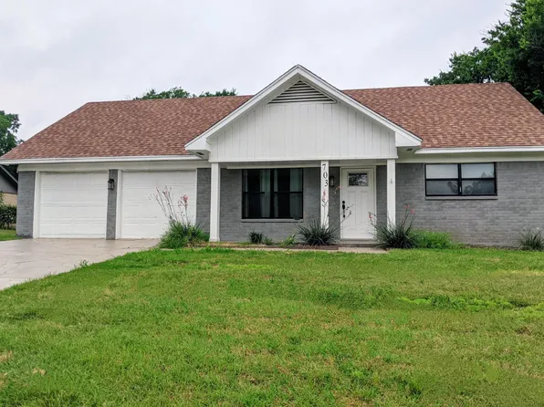 703 Rosedale Dr, Hewitt, TX 76643