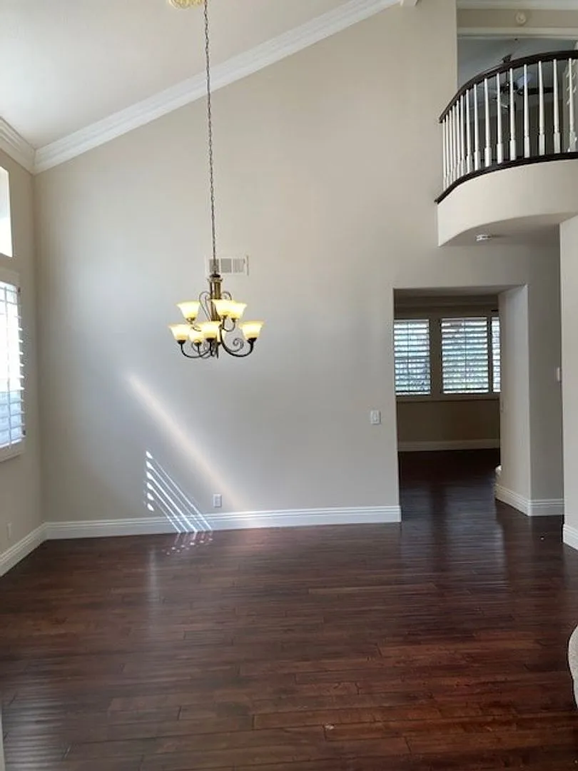 Four-Bedroom Home in Las Flores — Photo 2