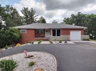 232 Bowers Rd, Harriman, TN 37748