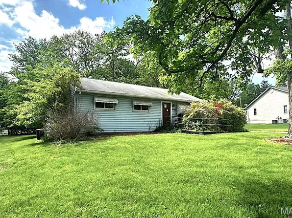 127 Ivy Ct, Ballwin, MO 63011