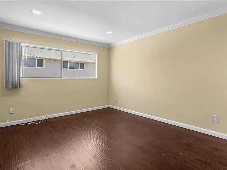 5232 Fairview Blvd — Photo 6