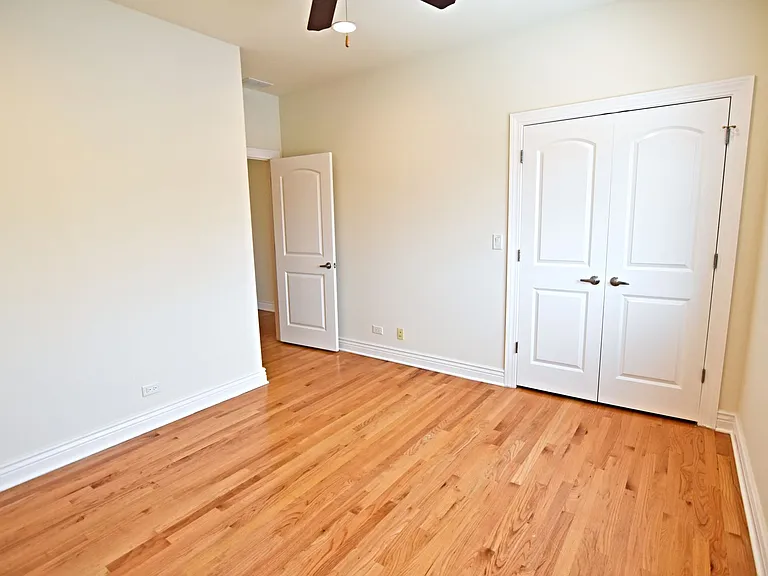 5140 N Clark St — Photo 17