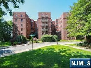 2333 Hudson Ter, Fort Lee, NJ