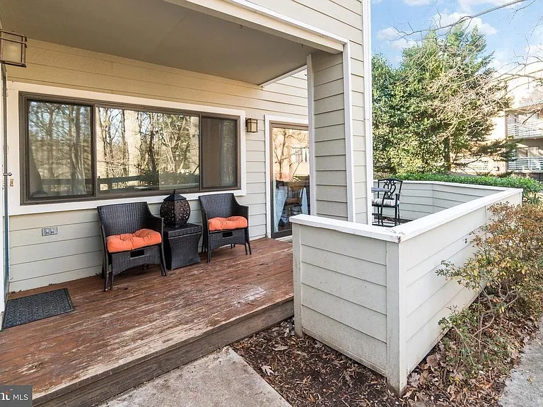1954 Villaridge Dr — Photo 19