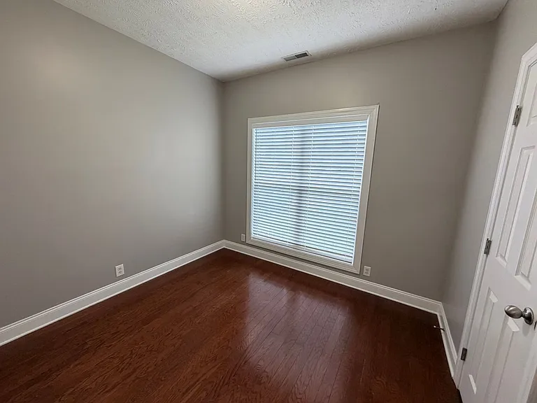 4517 Hammock Dr — Photo 17