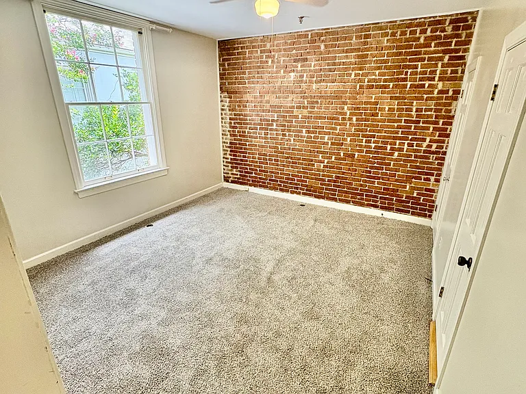916 Dumaine St #4 — Photo 5