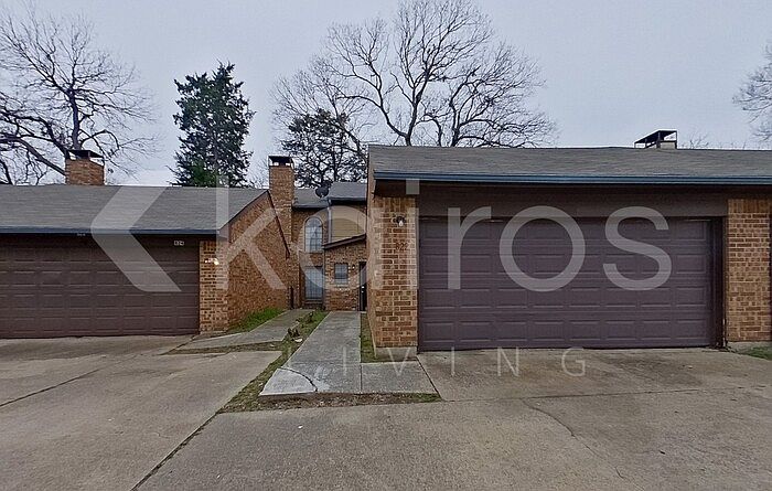 1st image of 822 Courtenay Pl