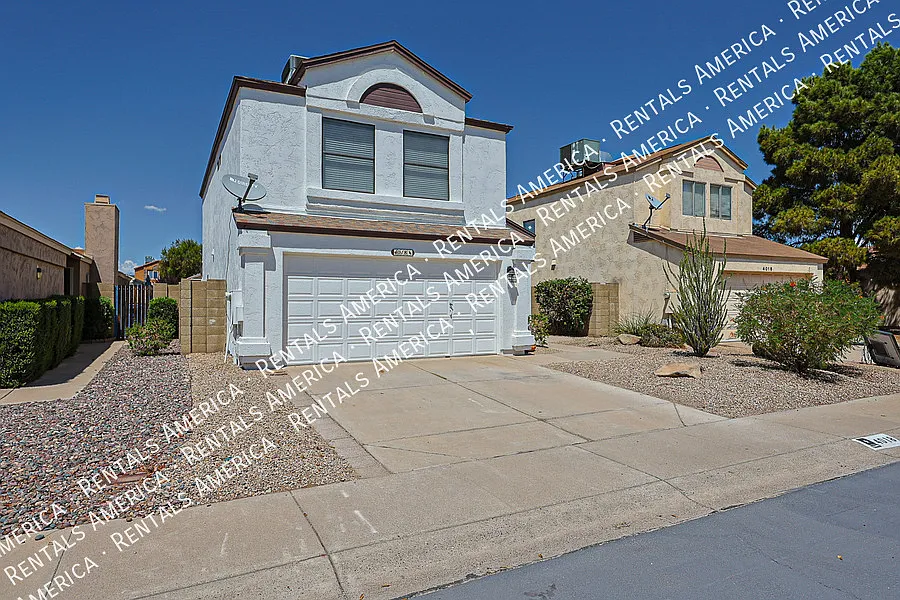 Completely Remodeled 3 bedroom 2.5 Bath Home Available Now — Photo 3