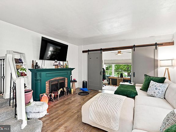 5th image of 955 Allengrove St
