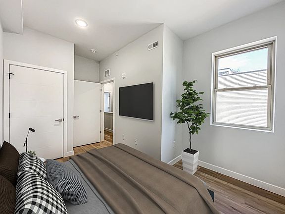 4th image of 4220 Mantua Ave #B31