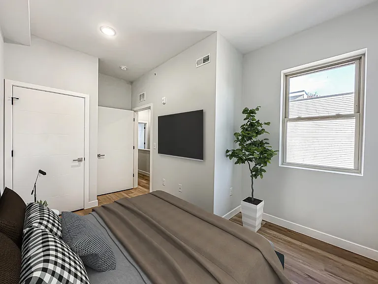 4220 Mantua Ave #B32 — Photo 9