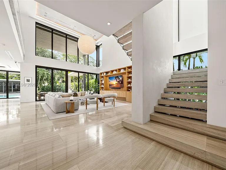 5061 N Bay Rd — Photo 12