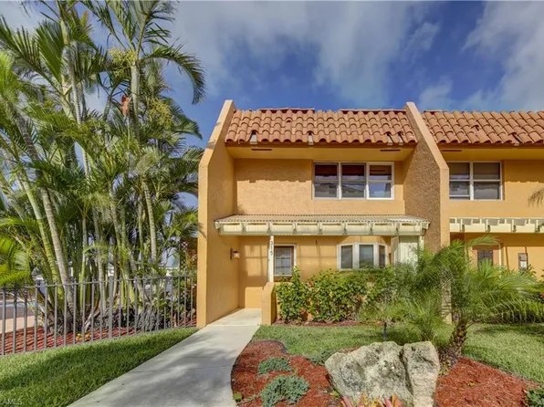 800 River Point Dr APT 315, Naples, FL 34102