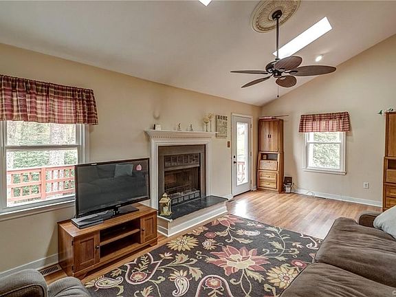 4th image of 8330 Lyndale Dr