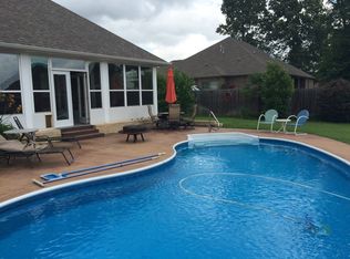 5610 Country Hills Dr, Texarkana, AR 71854