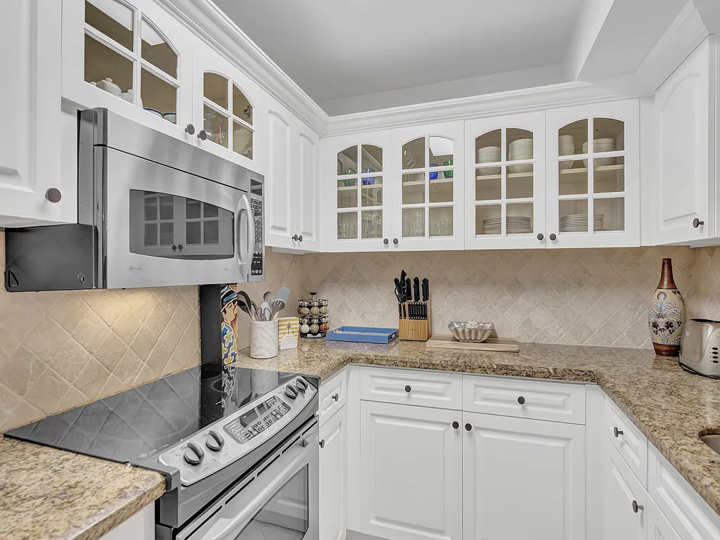 2 bed, 1190 sqft, $6,500 — Photo 4