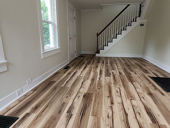 3rd image of 105 Restk Ct