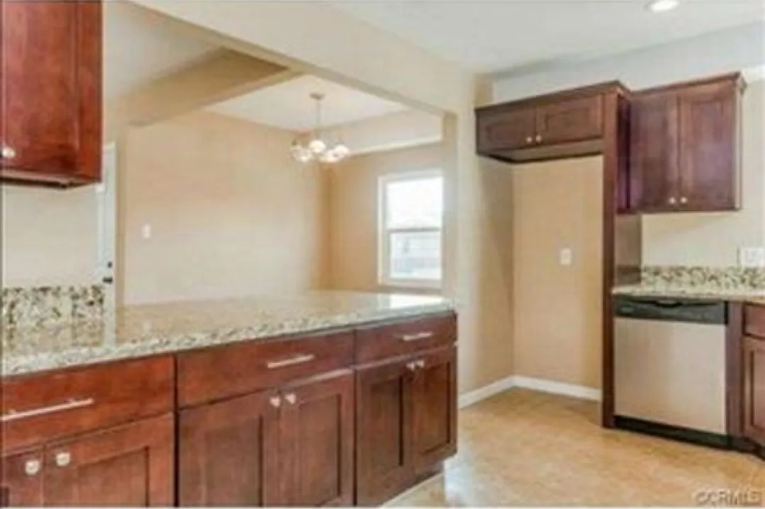 2 bed, 960 sqft, $3,250 — Photo 2