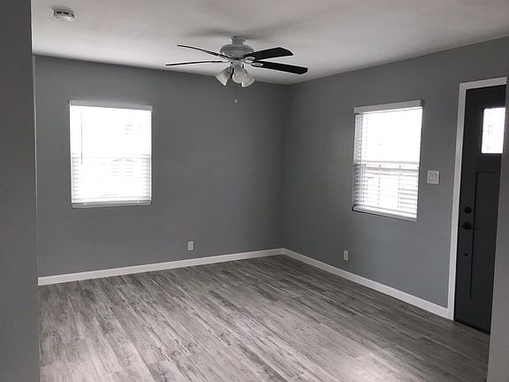 3rd image of 960 1/2 S Grande Vista Ave
