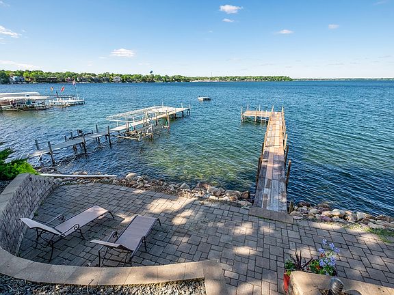 4th image of 1607 Lake Shore Dr