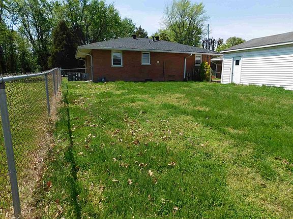 4th image of 4824 Earl Ave