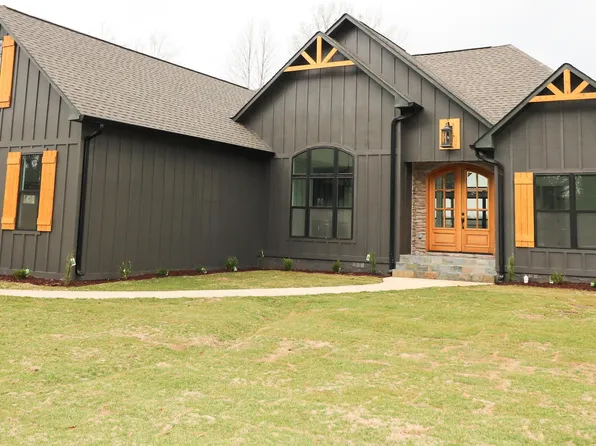 1701 Annesley Dr, Pell City, AL 35128