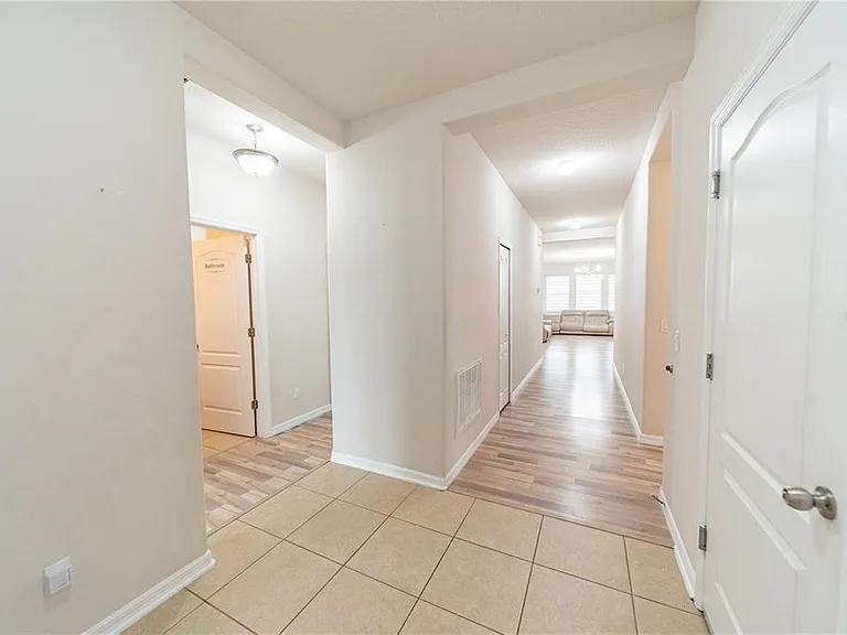 2592 Isabela Ter — Photo 22
