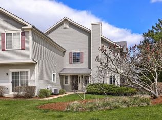 249 Windsor Ct UNIT B, South Elgin, IL 60177