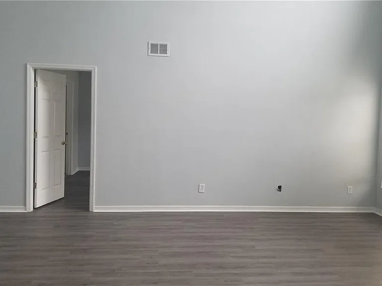 1061 Solana Cir — Photo 7