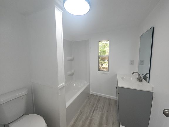 4th image of 678 Denton Blvd #10