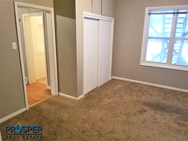 1019 Stark St — Photo 5